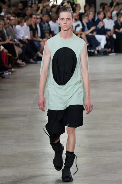 Look 26